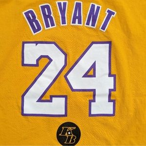 Kobe Bryant Los Angeles Lakers memorial T-shirt